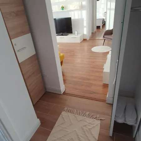 Maison H Διαμέρισμα *